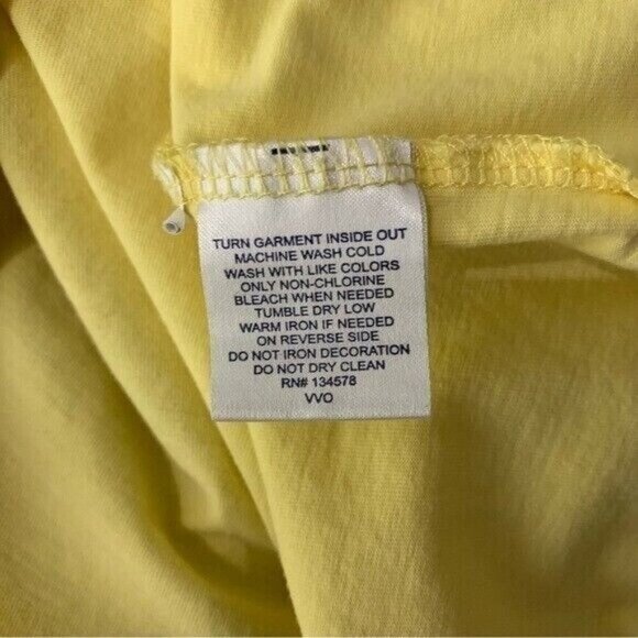 Vineyard Vines Yellow Whale Logo Graphic Tee Small Men’s - Picture 6 of 6